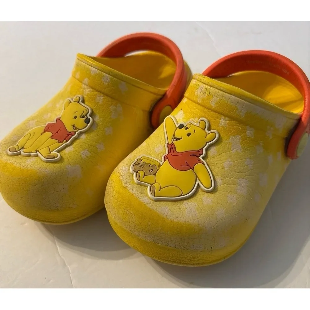 Winnie the Pooh Clog Style Shoes (Sz. 6)
